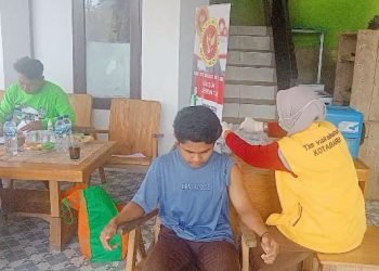 Ponpes At-Taqwa Kotabaru Terima Vaksin Booster dari BIN