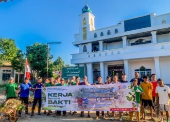 Kerja Bakti DPD LDII Tapin Bersihkan Masjid dan Kuburan Muslimin