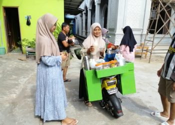 Miliki Jiwa Mandiri, Mba Dini Jajakan Jamu Keliling di Amuntai