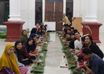 Bangun Keakraban dengan Daun Pisang, Muda-mudi LDII Desa Martadah Baru Lakukan Ini