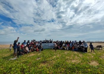 Gelar Family Gathering, Warga LDII Angsau Bakar Sate Kambing di Tepi Pantai