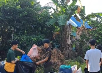 Kerja Bakti Santri PPPM Al Manshurin, Bersama Jaga Kebersihan dan Peduli Lingkungan