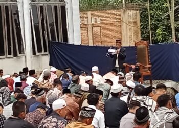 PC LDII Mantewe Gelar Salat Idul Fitri di Halaman Masjid Baitul Falah