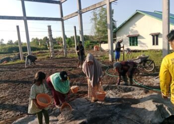 Gotong Royong Pengecoran Masjid, Warga LDII Cerbon dan Masyarakat Perkuat Silaturahmi