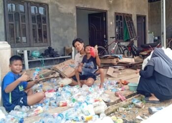 Generus PAC LDII Sungai Kupang Jaya Sulap Sampah Jadi Nilai Ekonomi