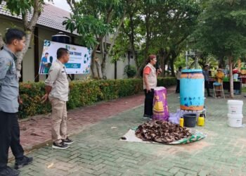 Warga LDII Tapin Berbagi Ilmu Pengolahan Sampah Menjadi Emas Hijau