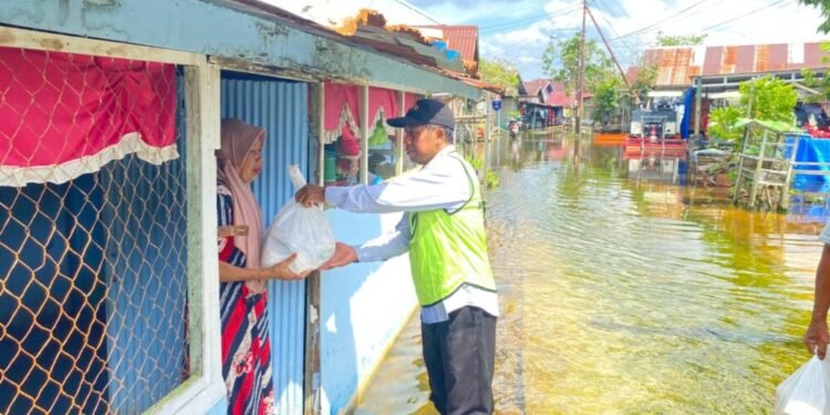 LDII Kota Banjarmasin Salurkan 200 Paket Sembako untuk Warga Terdampak Banjir