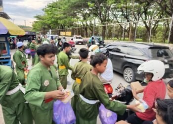 Semarak Bulan Ramadan Persinas Asad Bersama LDII & Sekom Bagikan Ratusan Takjil