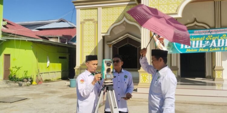 BPM Raudhatul Hidayah dan Kemenag HSU Ukur Ulang Arah Kiblat Masjid