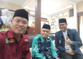 Ketua dan Wakil Ketua LDII Tanah Laut Hadiri Penyerahan Hibah Masjid Hj. Siti Mariam, Anton Kuswoyo: Masjid Harus Menjadi Pusat Pembinaan Umat