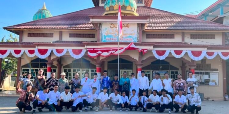 PPPM Sabilur Rosyidin Al Manshurin Tanah Laut Gelar Upacara HUT ke-81 RI